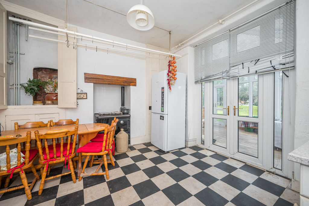 Kitchen- click for photo gallery